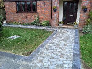 gallery-footpaths-2016-11-23_16-04-13_14_gerrards_cross_kingsway_house_44_kingsway