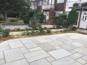 gallery-footpaths-2018-08-23_08-33-36_11_hayes_23_west_end_lane